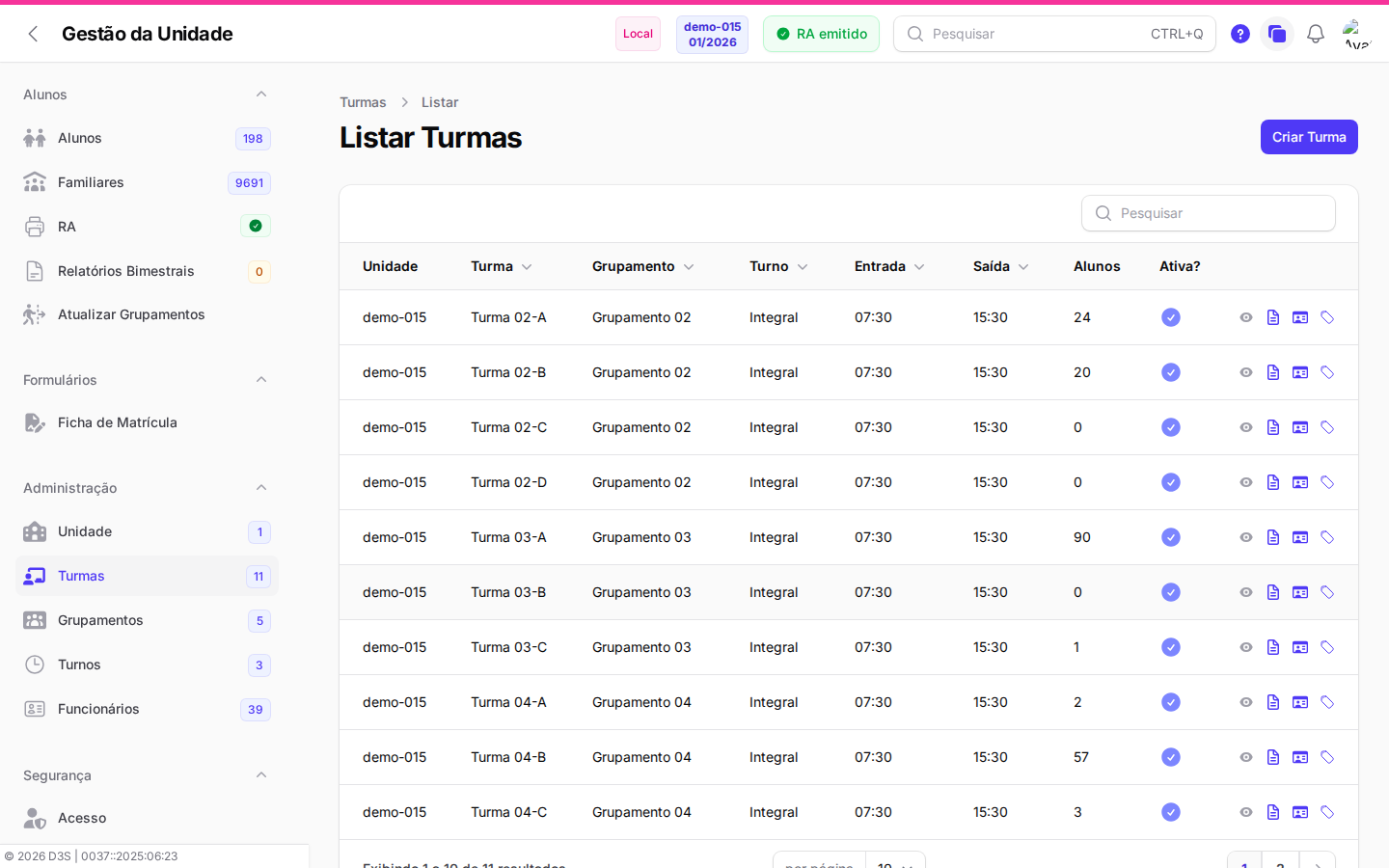 Tela de listagem de turmas com grupamento, turno, entrada, saida e contagem de alunos